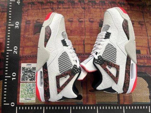 Jordan 4 Retro SE White Thunder Chunky Sneakers White and Black