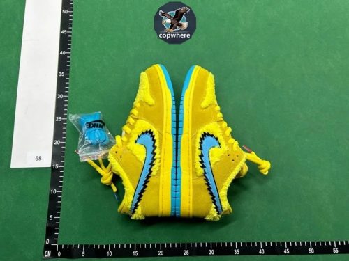 Nike SB Dunk Low Grateful Dead Bears Yellow Chunky Sneakers Yellow and Blue