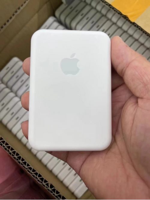 Apple MagSafe Battery Pack Portable Wireless Charger White