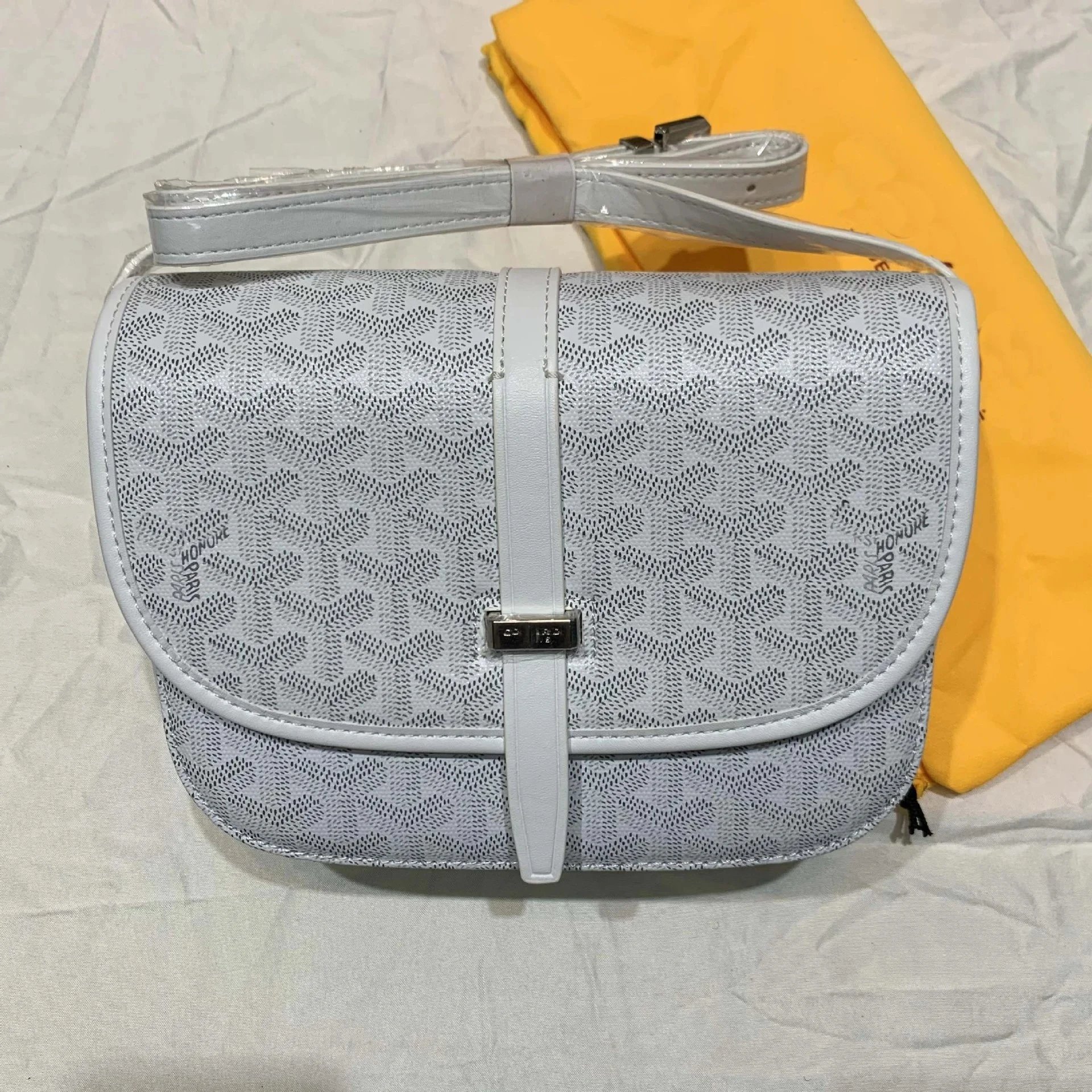 025(21cm*15cm*9cm) 025(21cm*15cm*9cm)