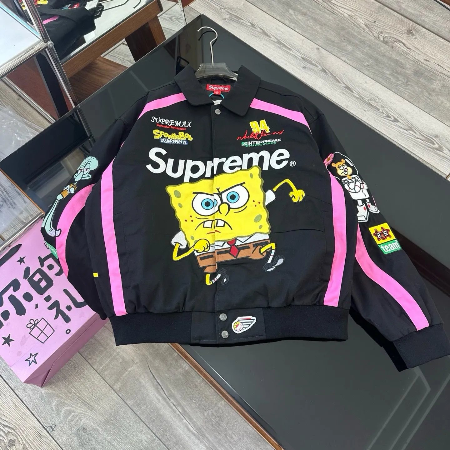 黑色 黑色