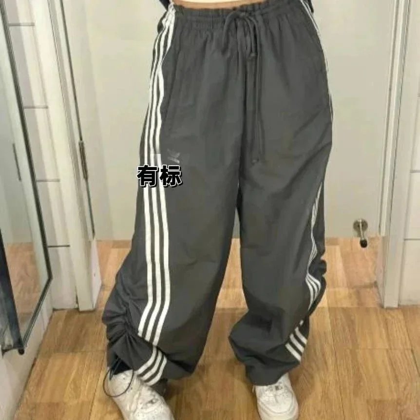 灰色 灰色