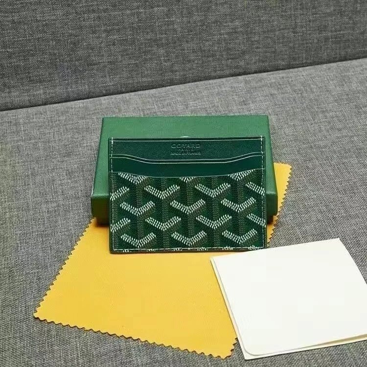 墨绿色 墨绿色