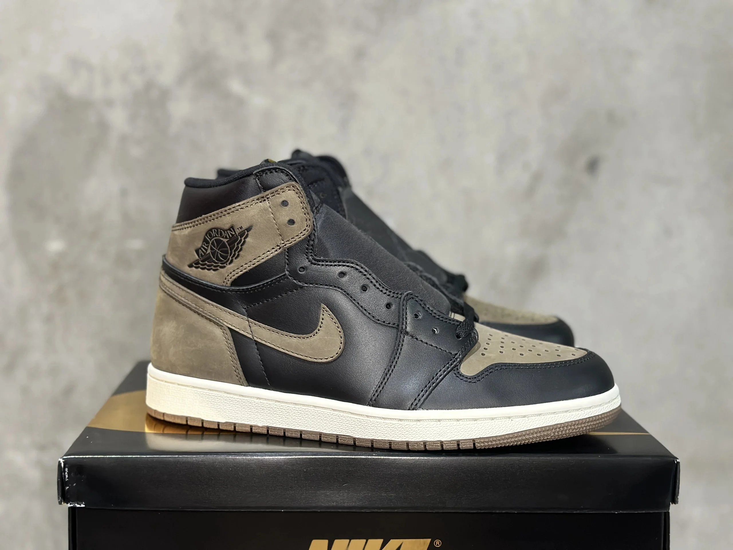 9 9