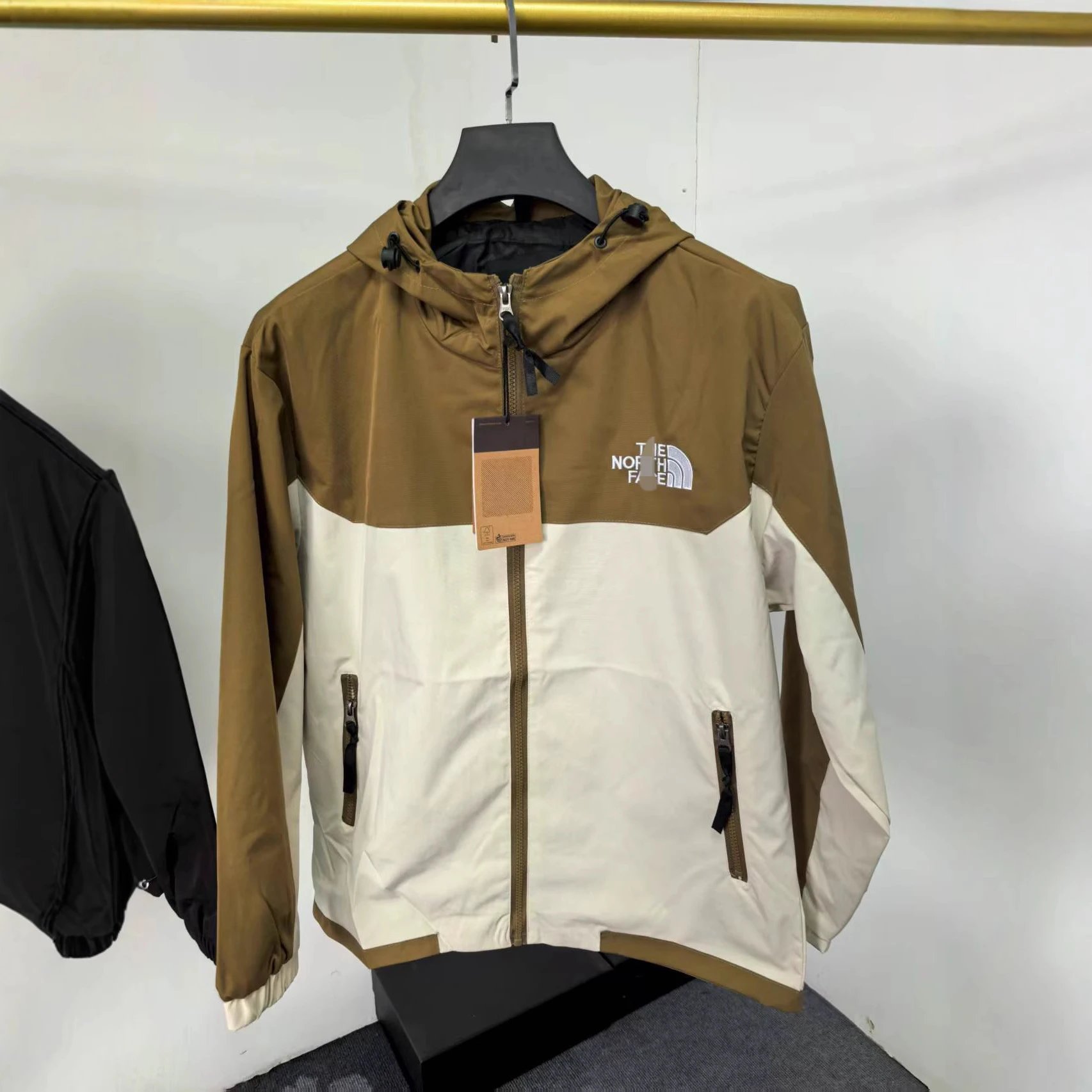 杏色拼卡其 杏色拼卡其