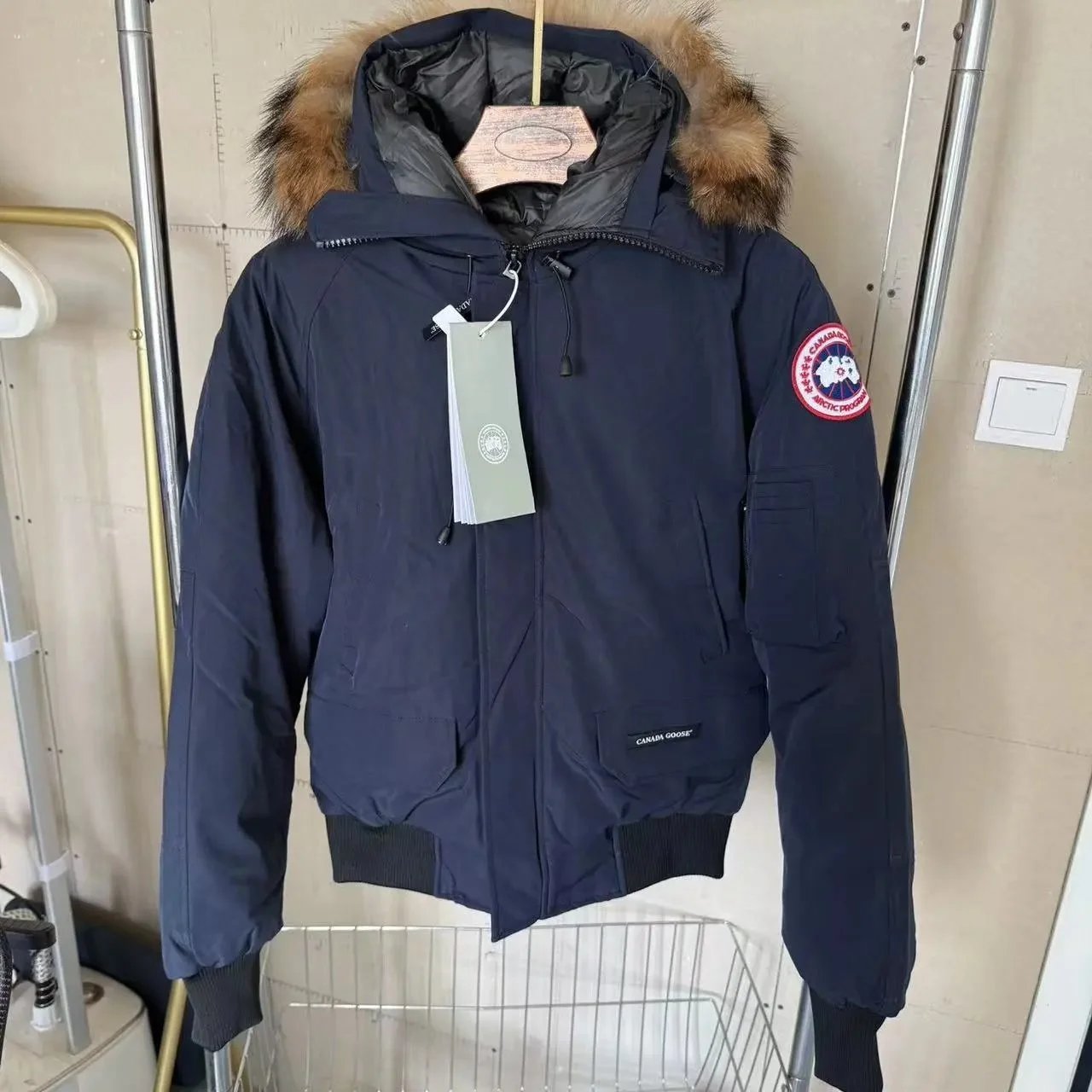 Canada goose藏青色<70%白绒(羽绒服) Canada goose藏青色<70%白绒(羽绒服)