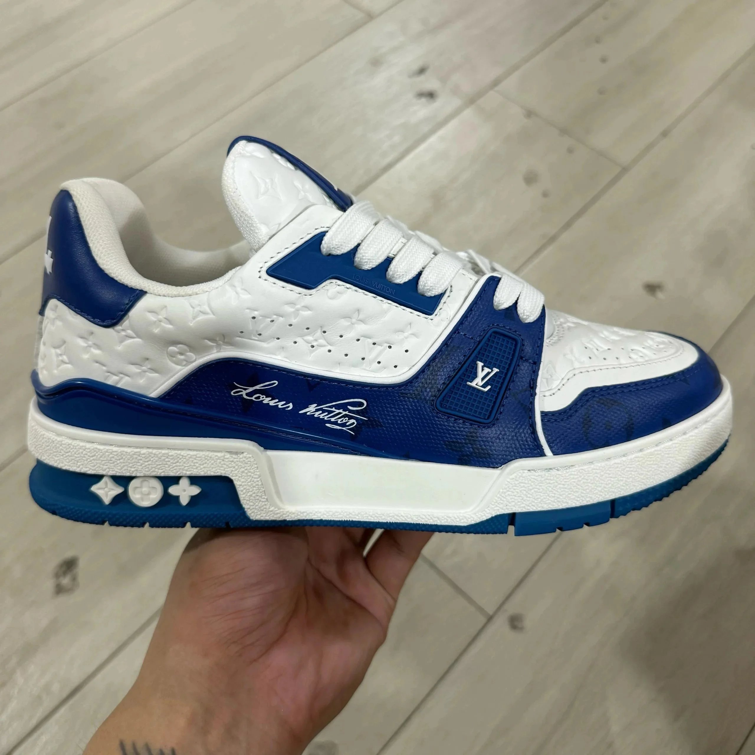 白蓝