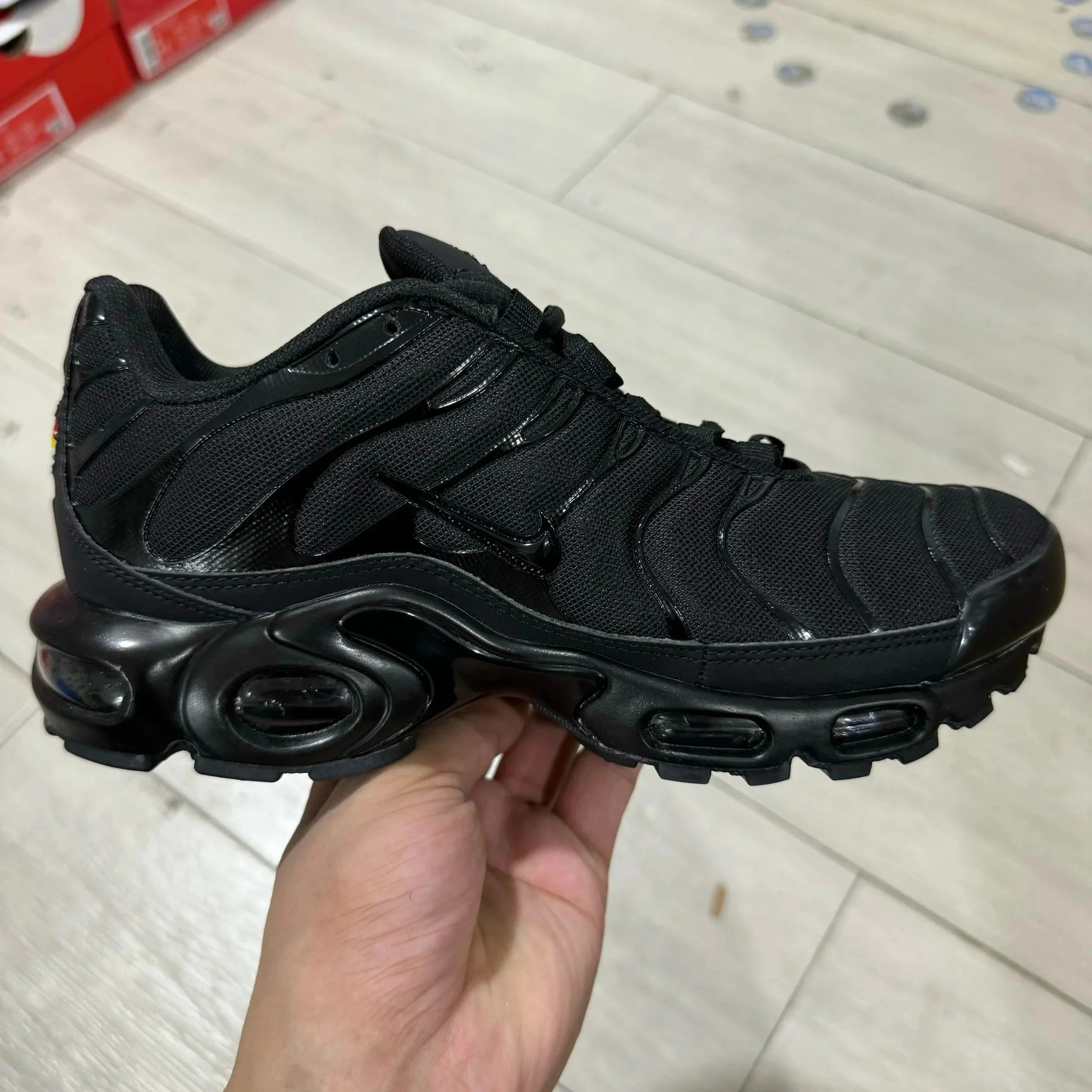 17纯黑