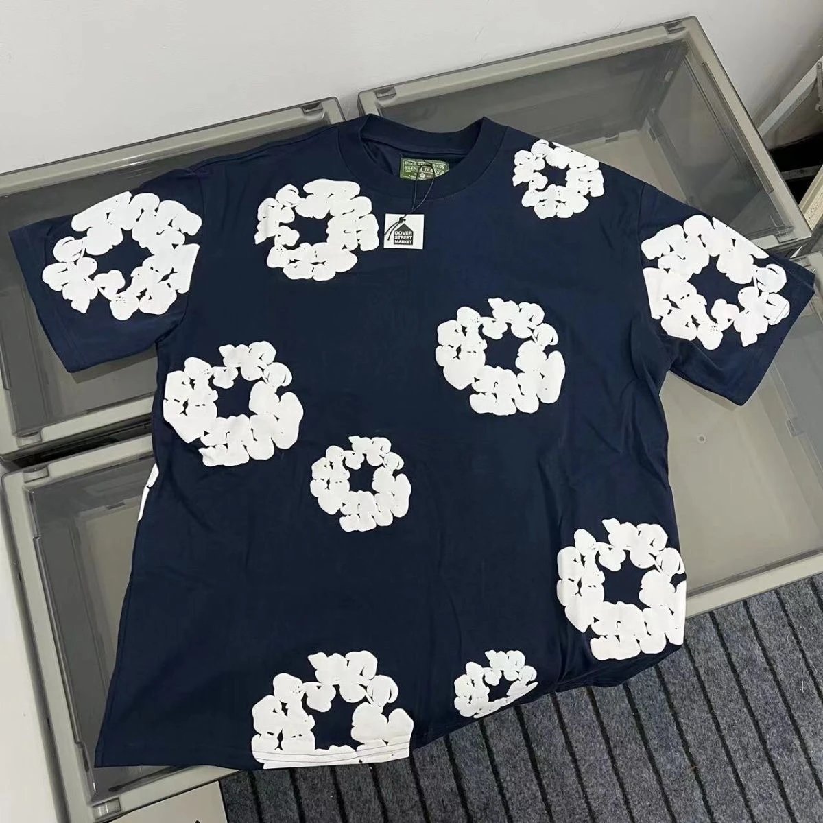 宝蓝色