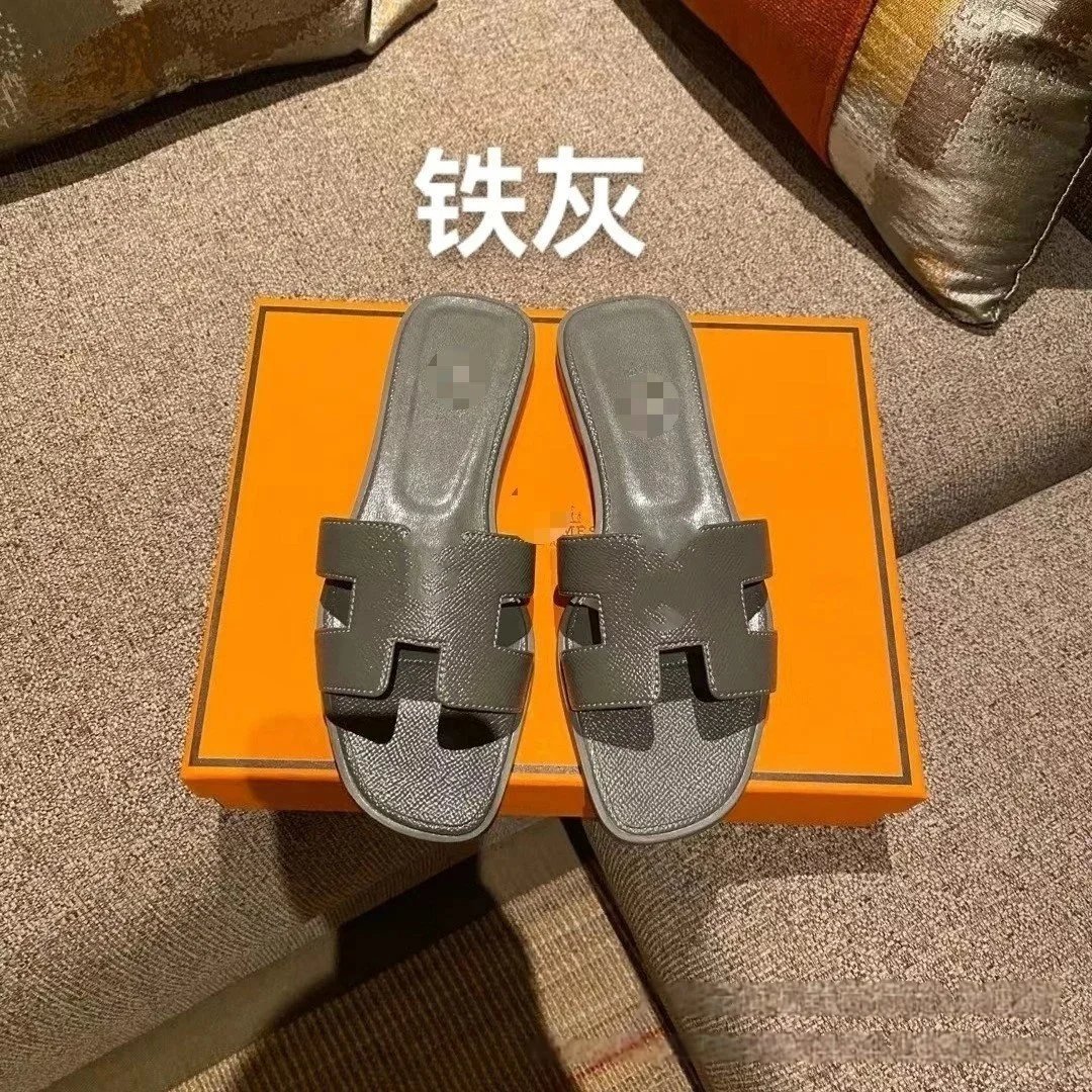 32 32