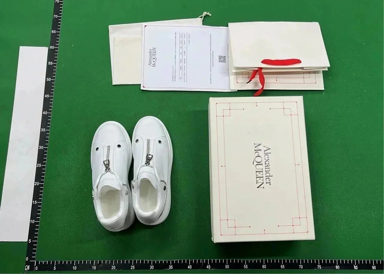 白色拉链