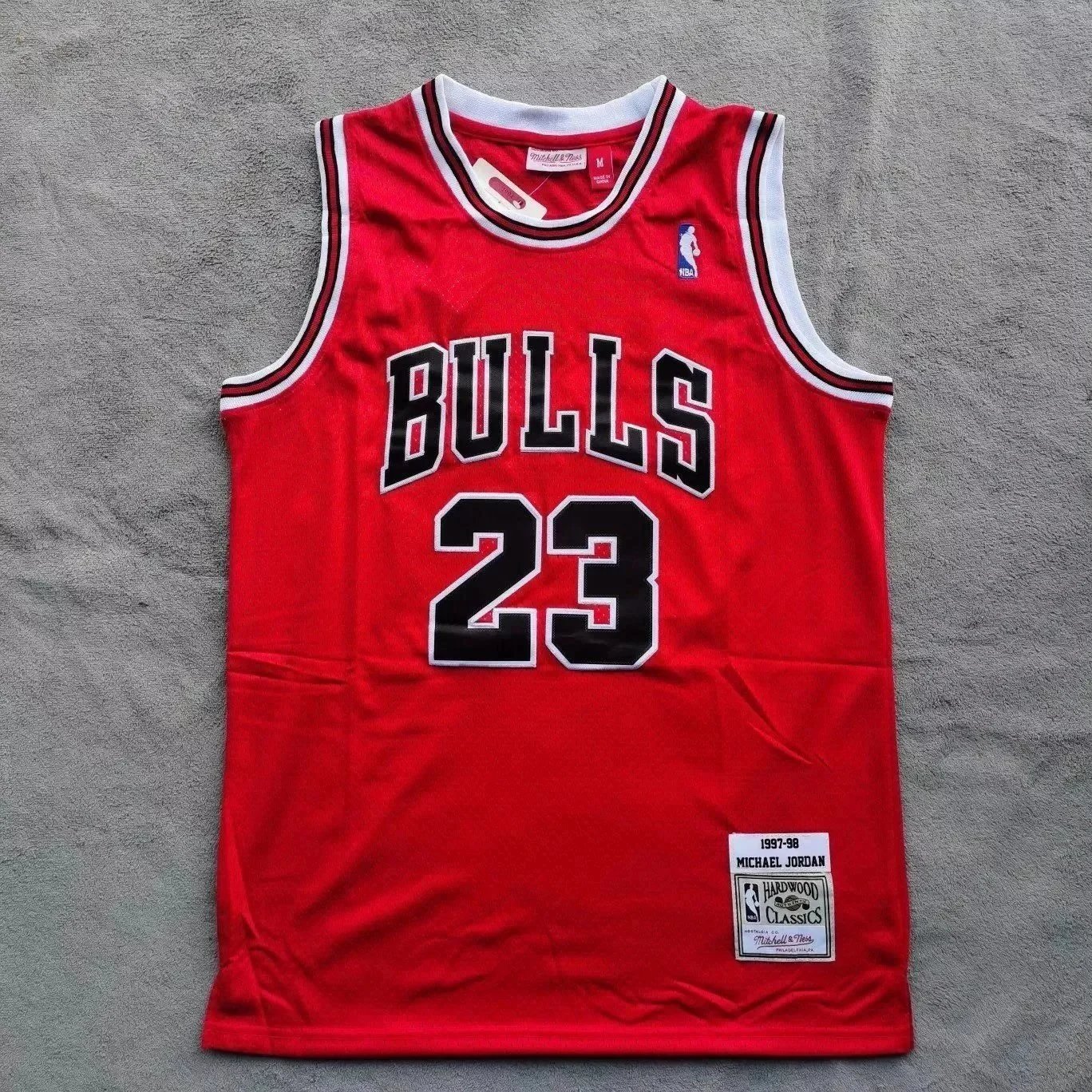 乔丹23号红色球衣