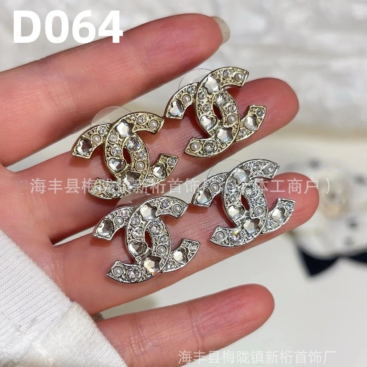 D064白金色