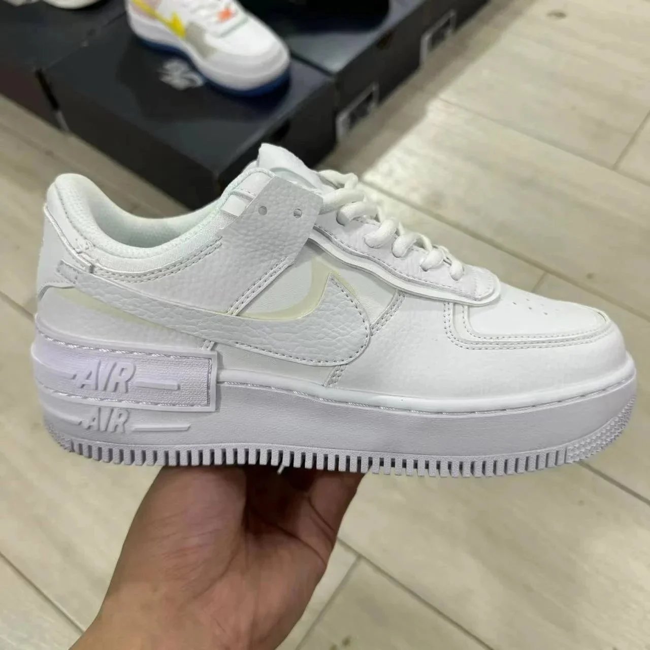 纯白