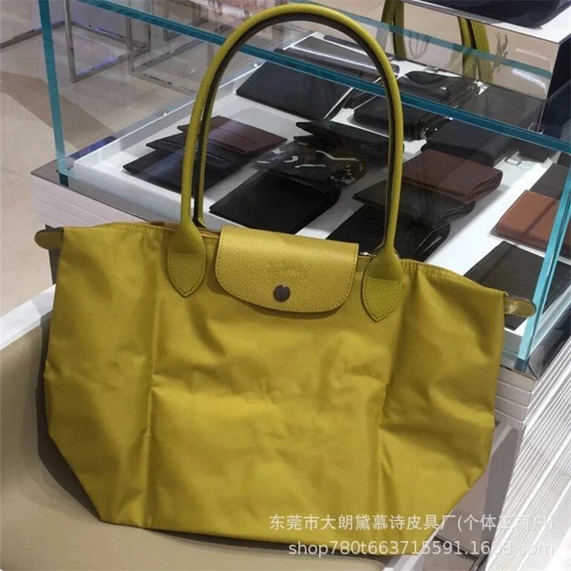P19周年黄色