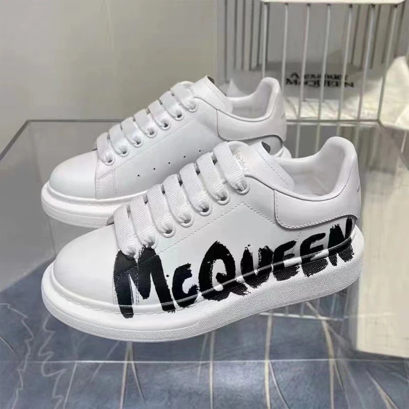 白色 字母