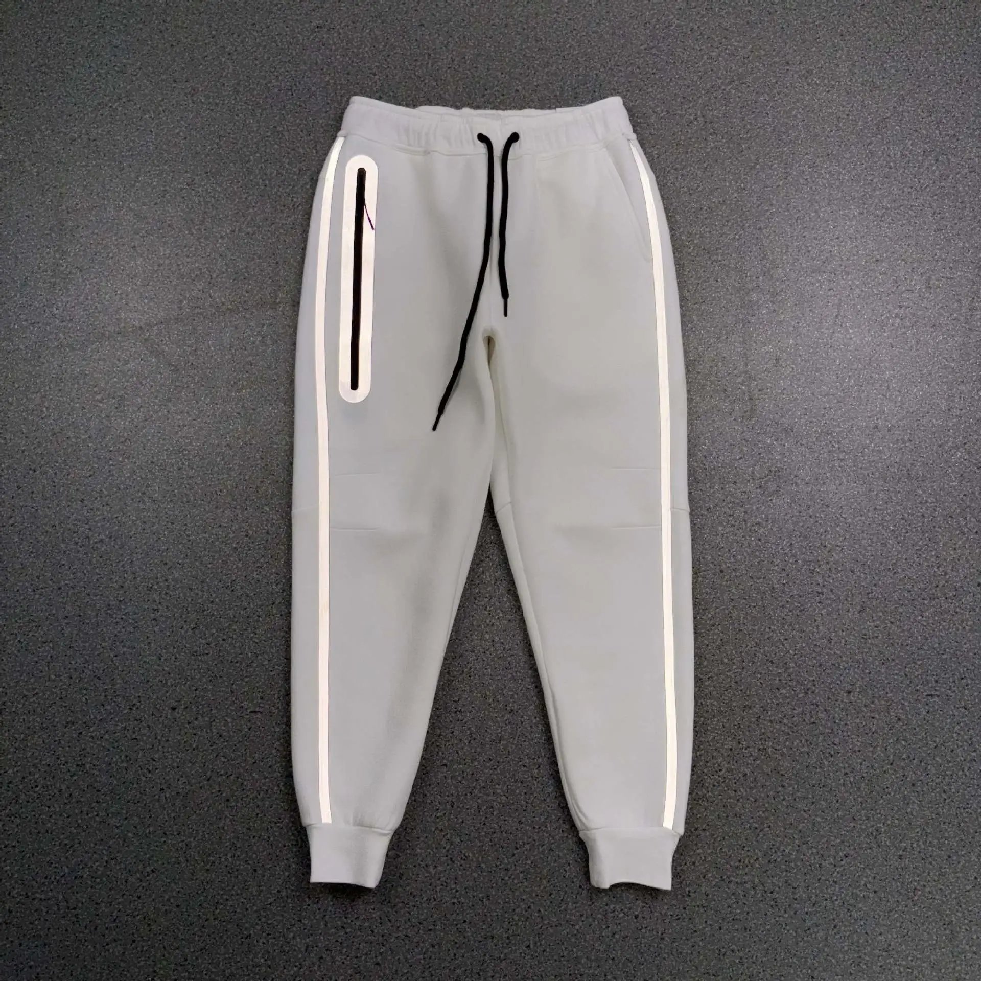 白色裤子