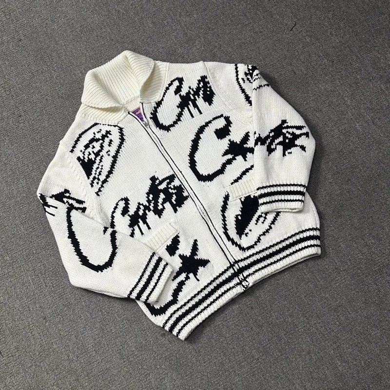 白色毛衣
