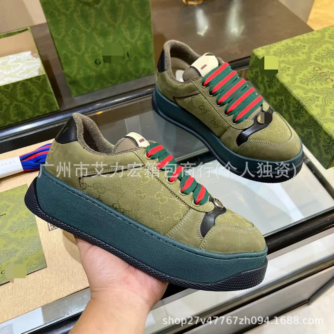 军绿色