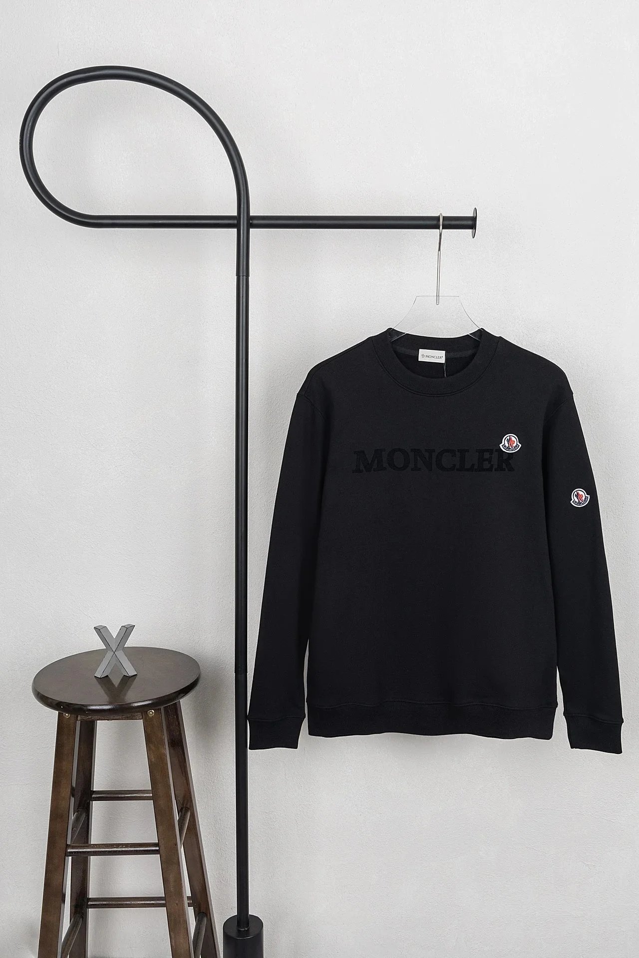 mon-02