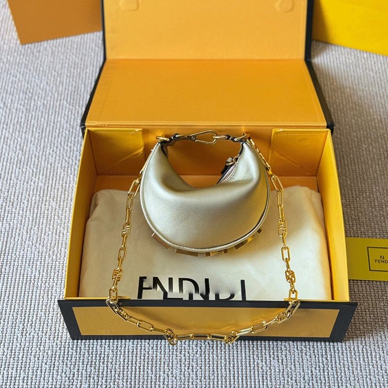 金色皮面