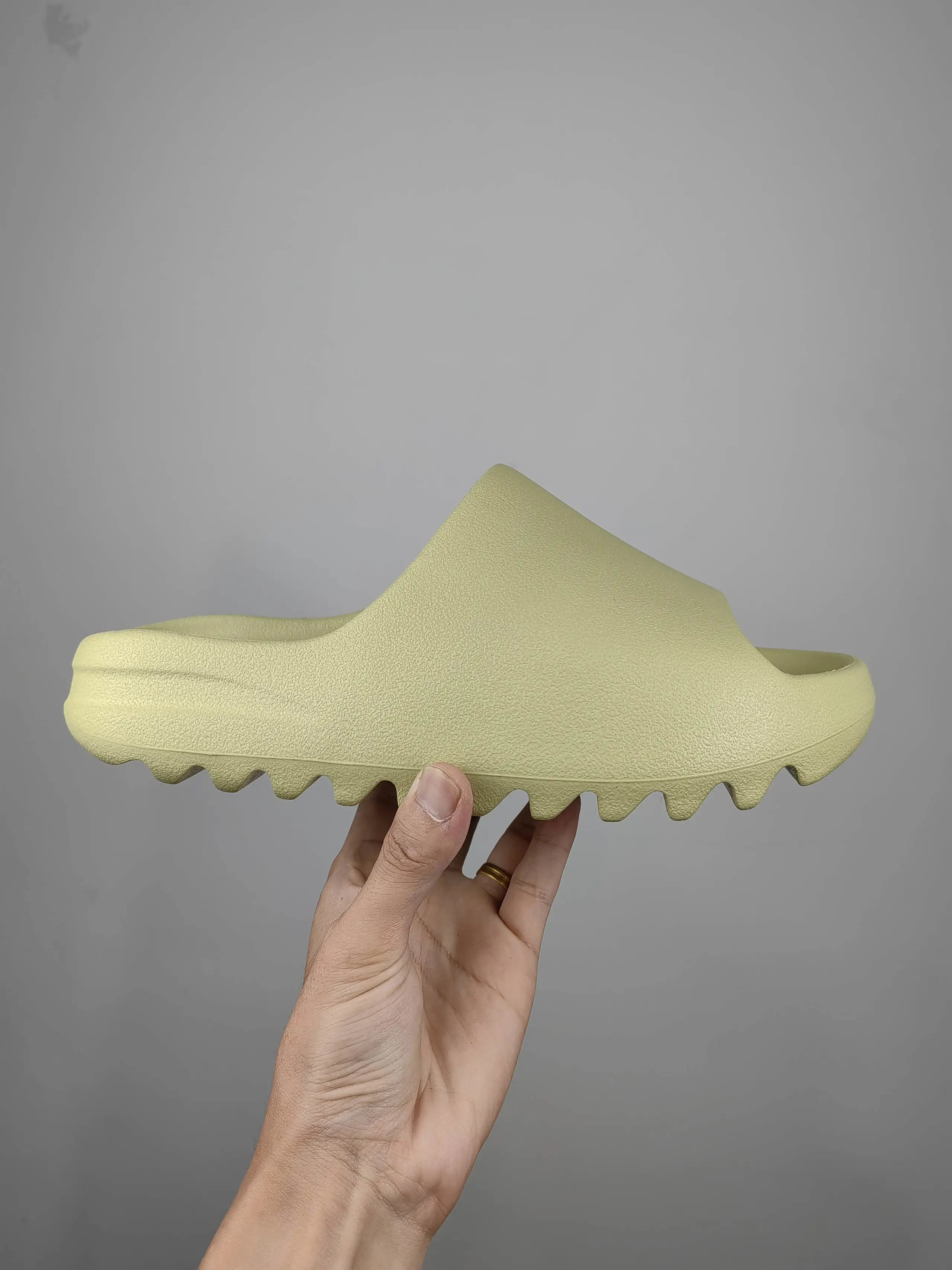 豆绿磨砂(FZ5904) 豆绿磨砂(FZ5904)