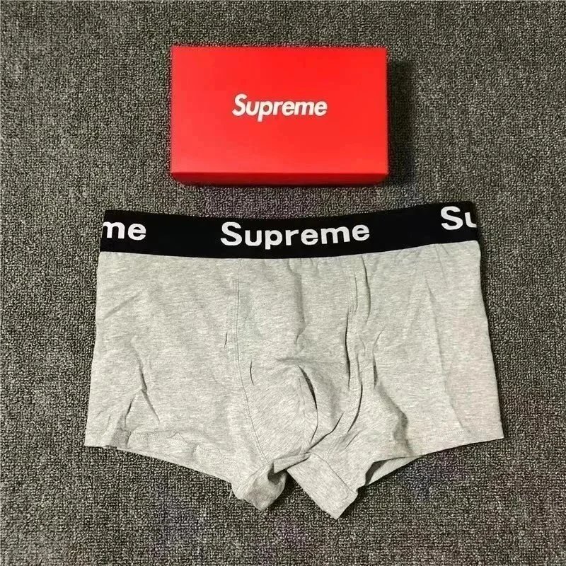 Supreme/4