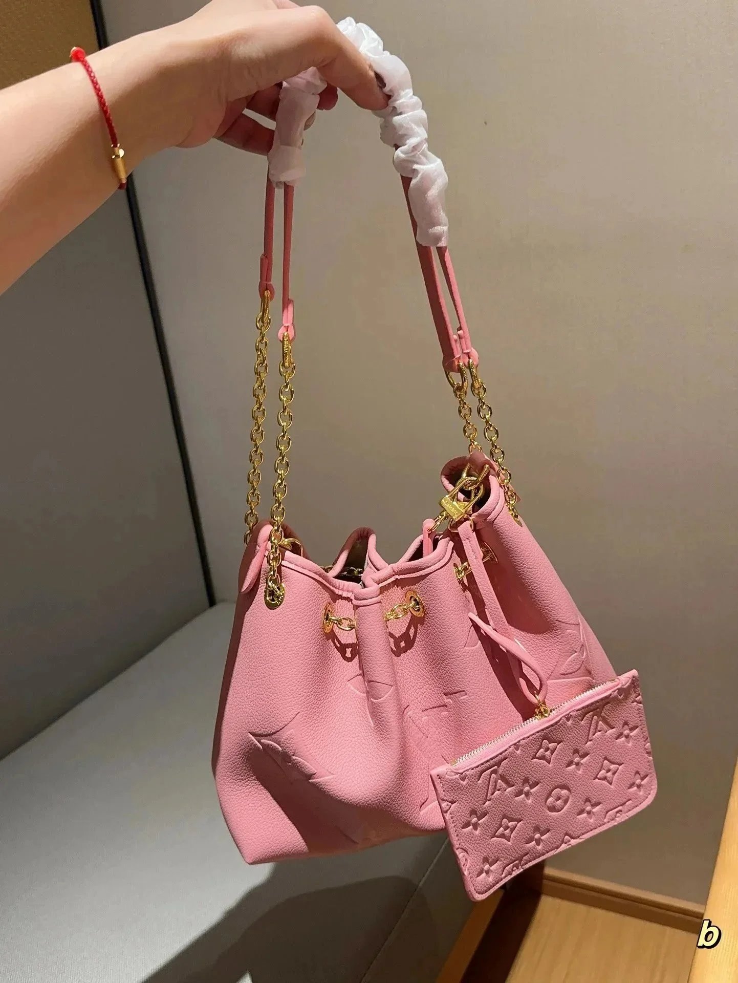 050301006-Pink (Size: 28 × 20 × 11 cm) 050301006-Pink (Size: 28 × 20 × 11 cm)
