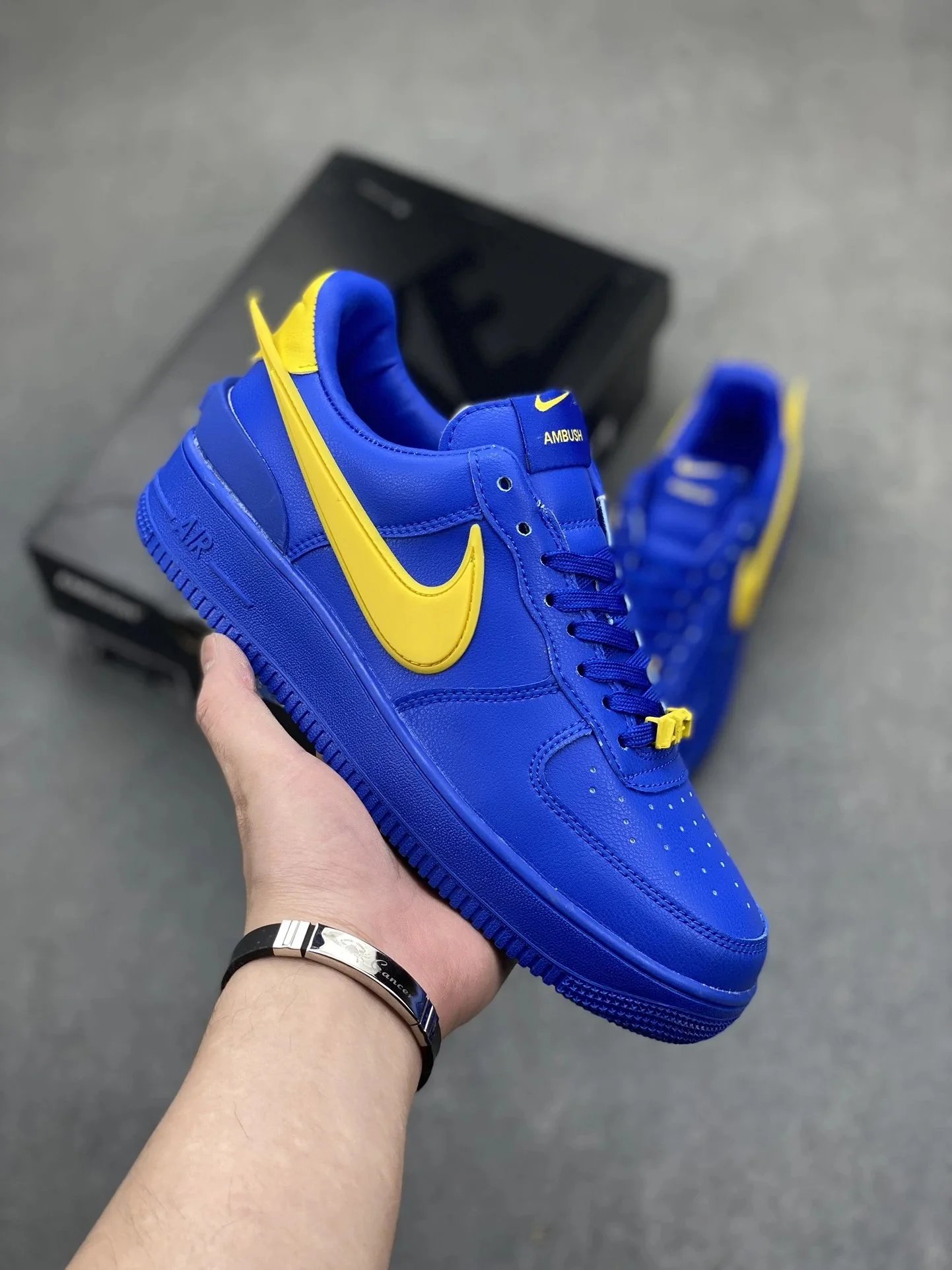 9 9