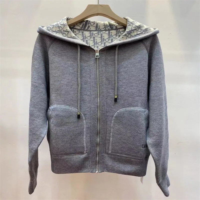 灰色 灰色