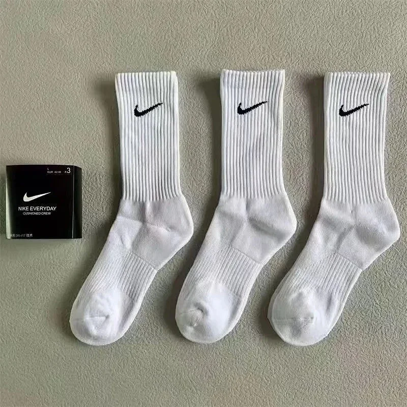 Nike 长筒 3双黑色 Nike 长筒 3双黑色