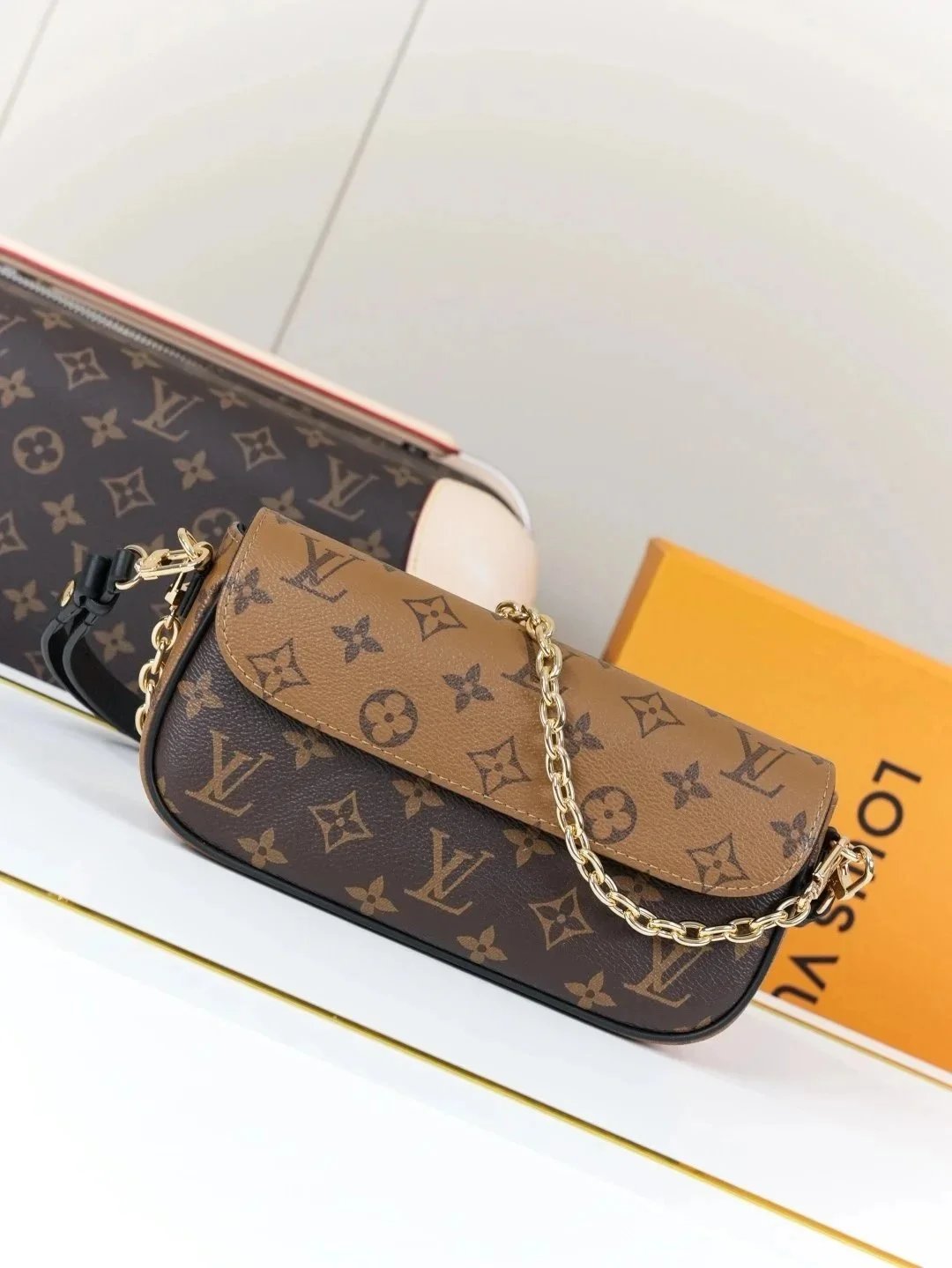 23.5 x 12.0 x 4.3 * 23.5 x 12.0 x 4.3 *