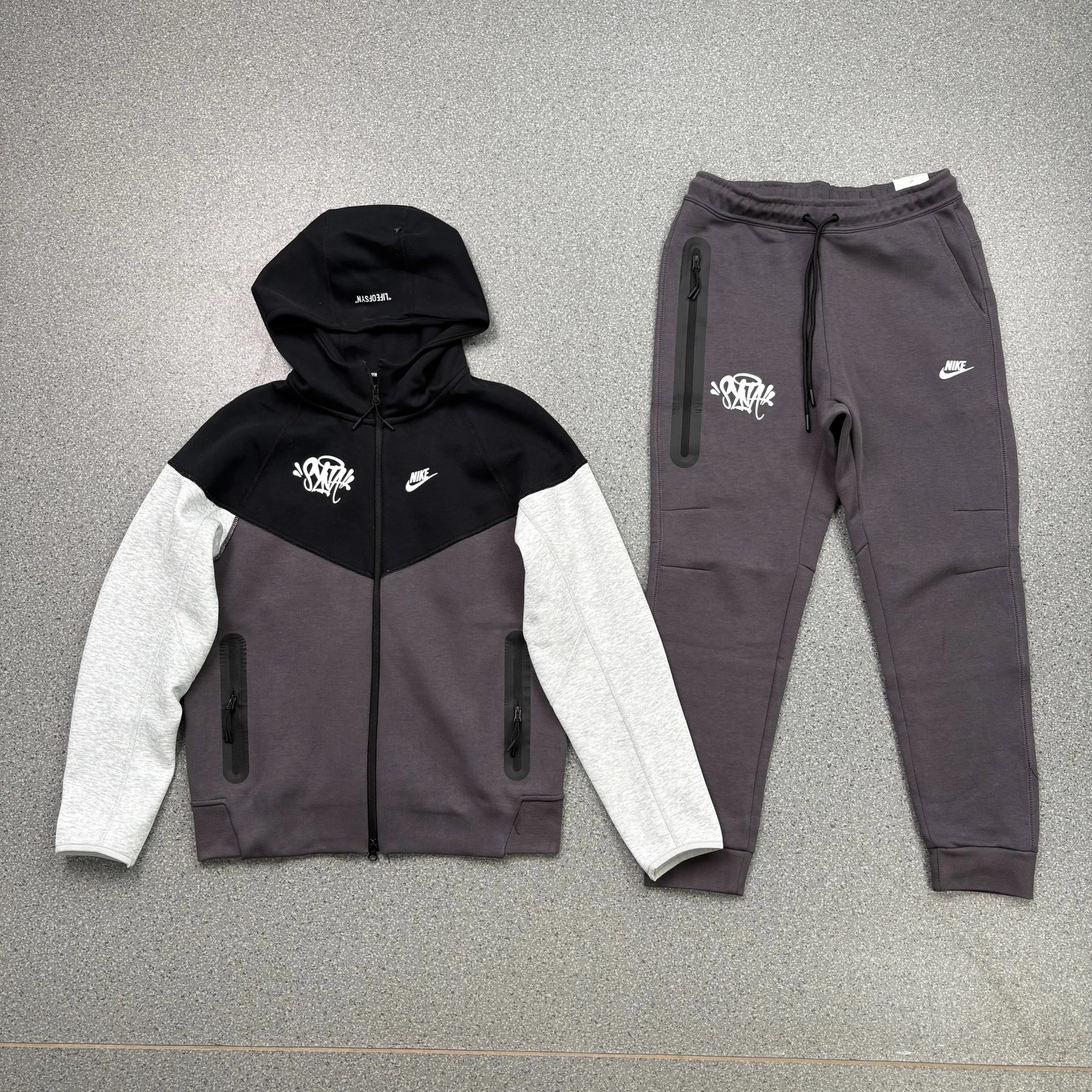 3 3