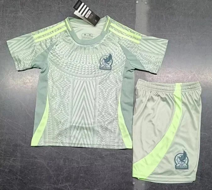 24–25 Away in Mexico 24–25 Away in Mexico