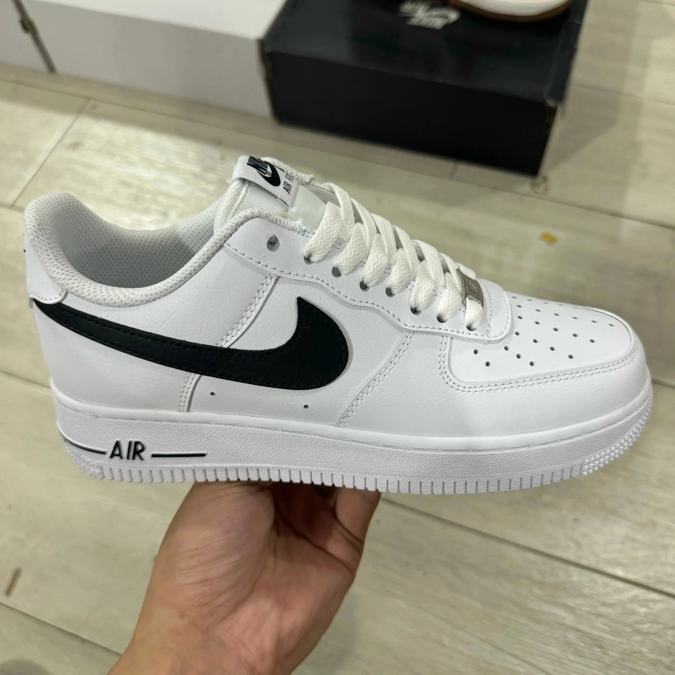 白色黑钩 白色黑钩