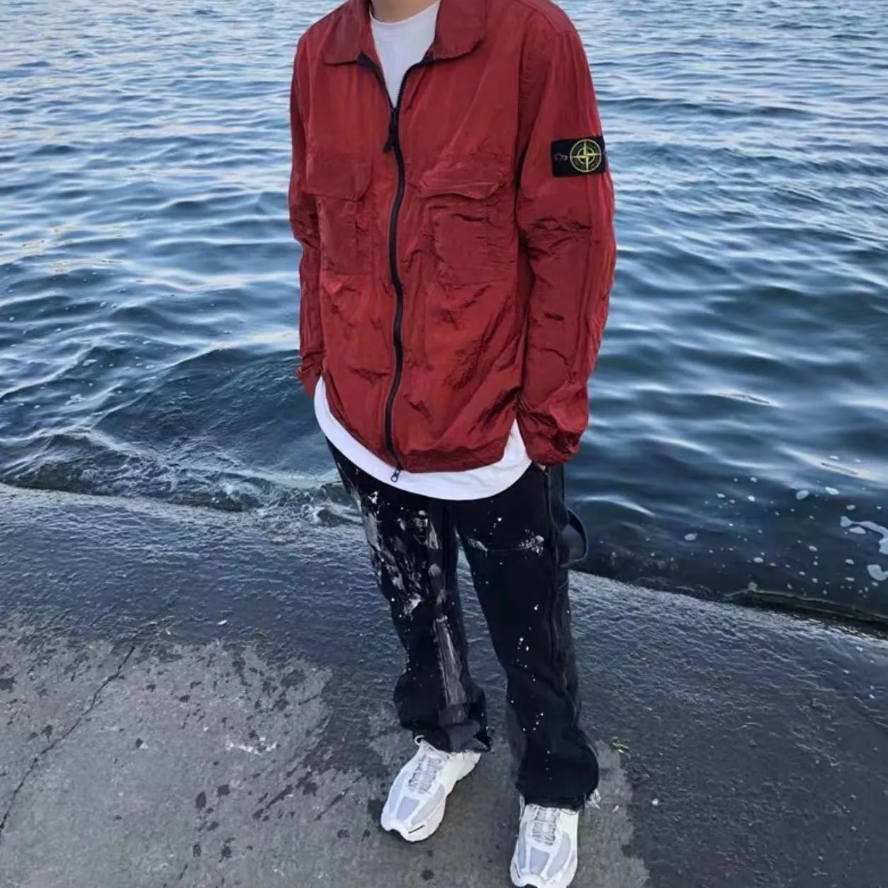 酒红色 酒红色