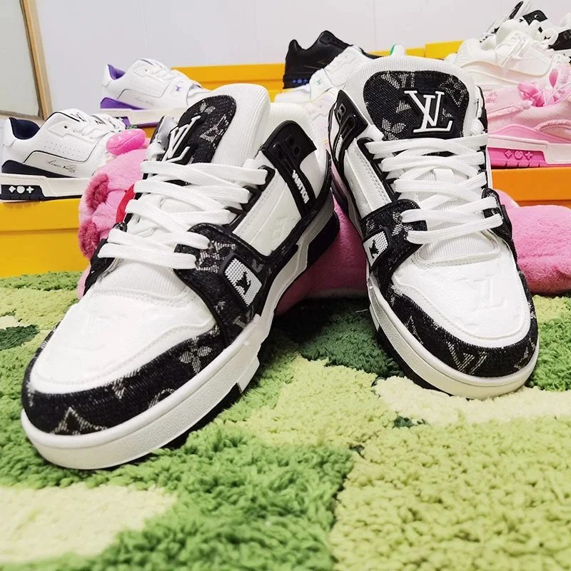 9 9