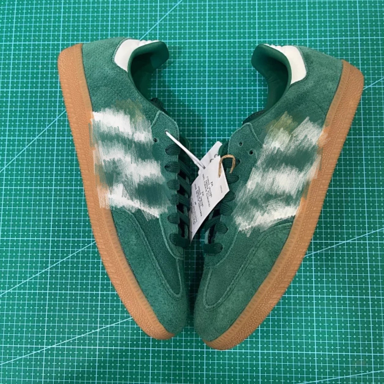 绿白(反绒皮+猪巴革)HP7902 绿白(反绒皮+猪巴革)HP7902