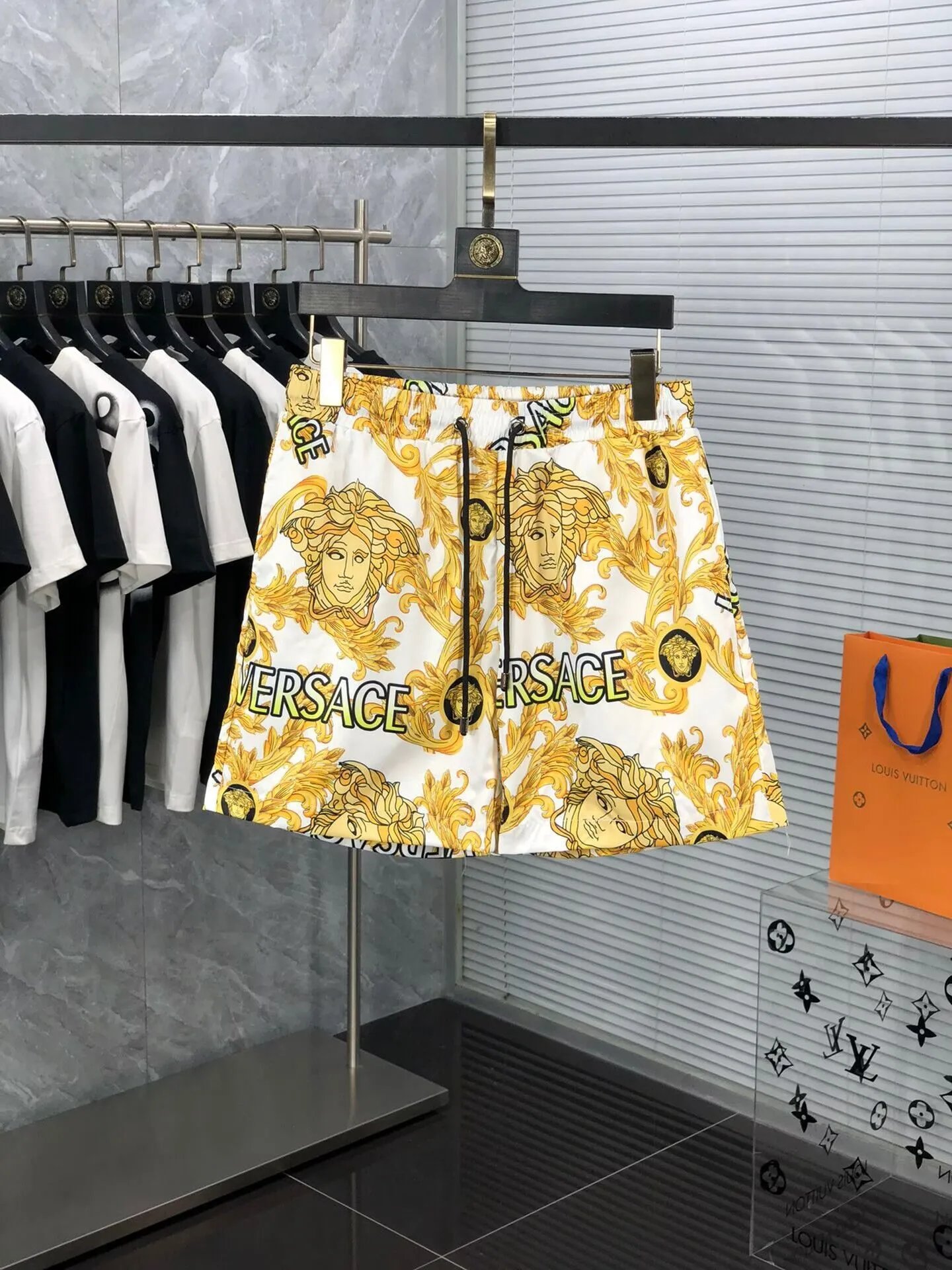 白色 白色