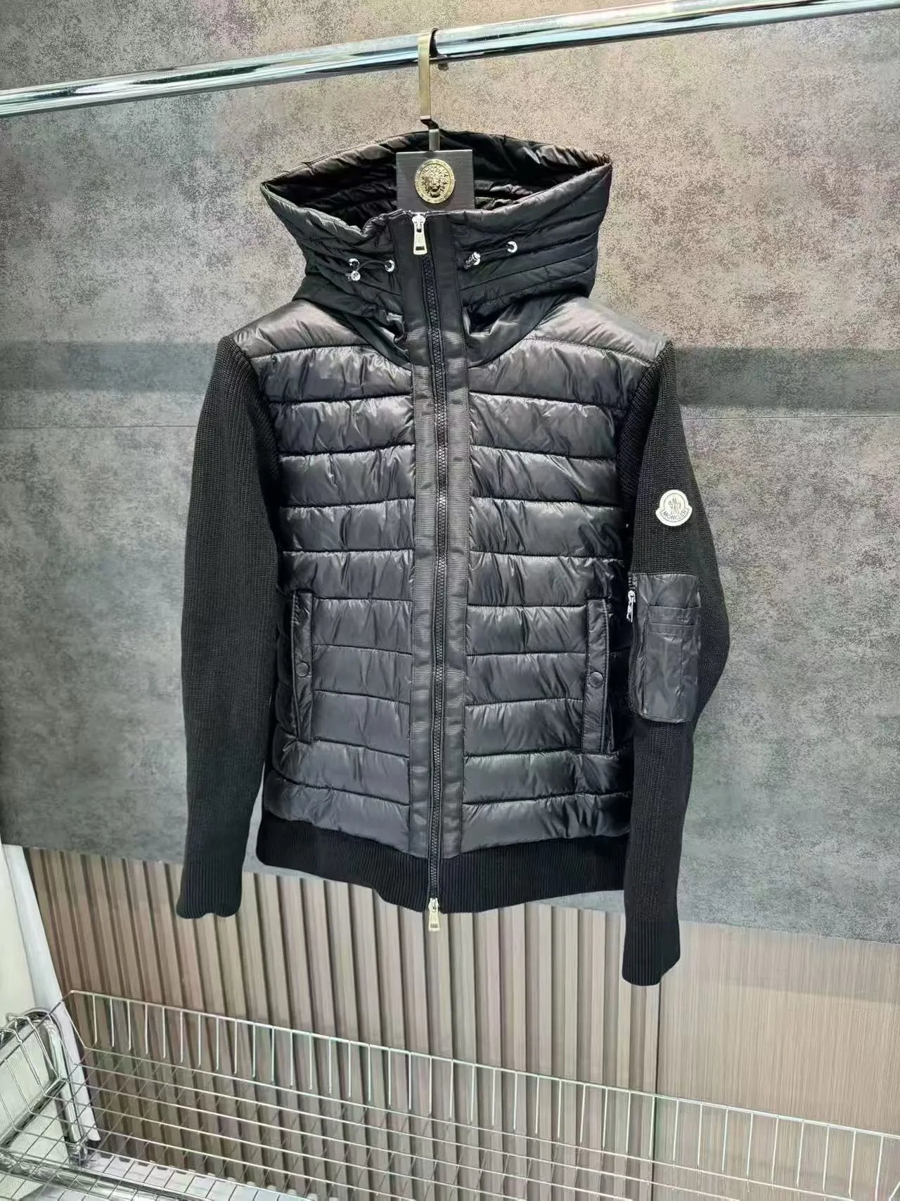 9 9