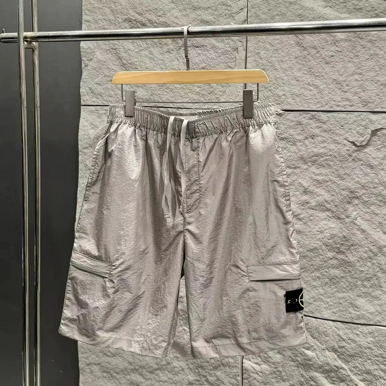 银色 银色