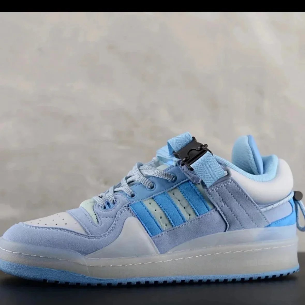 蓝 蓝