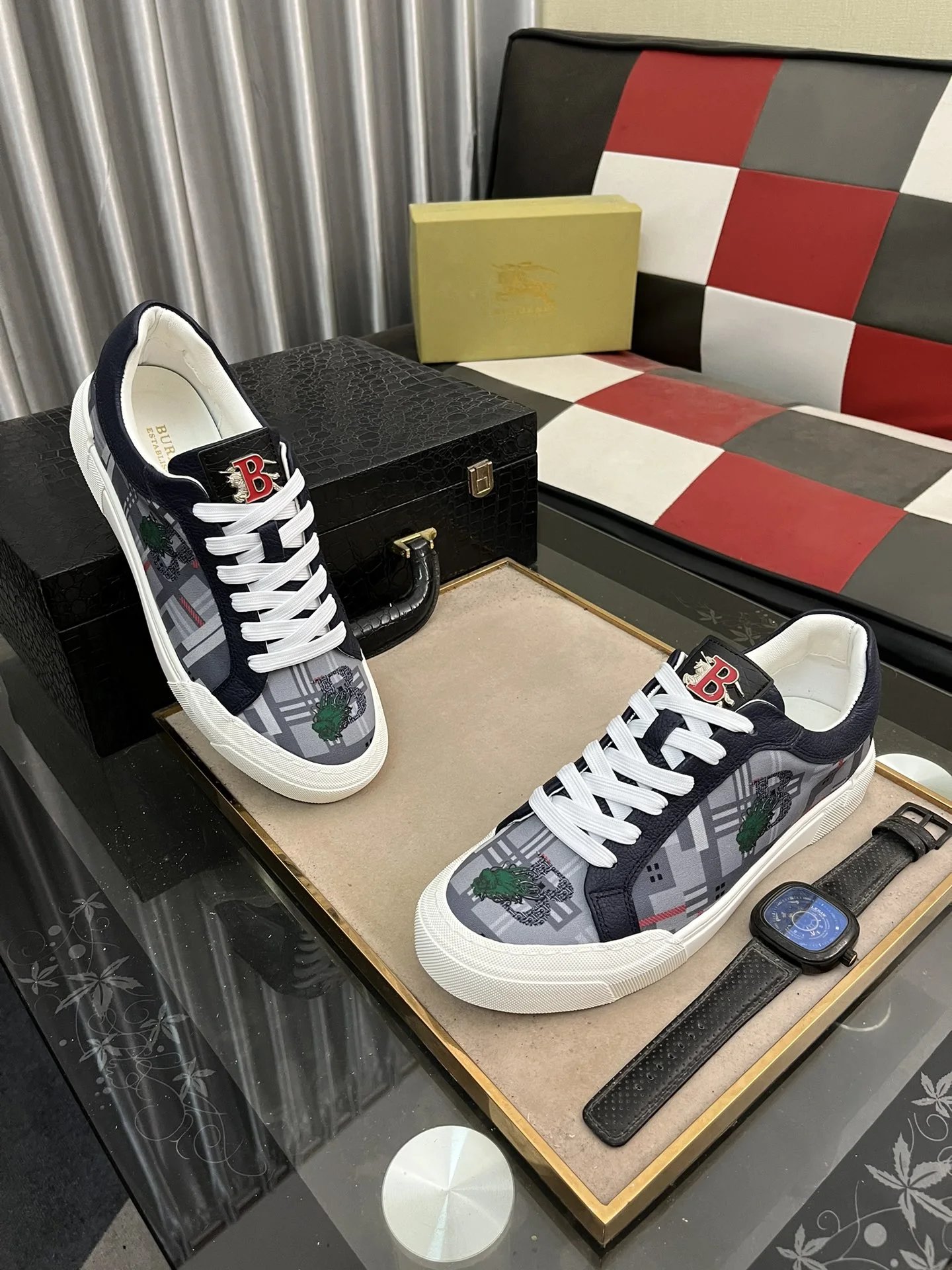 9 9