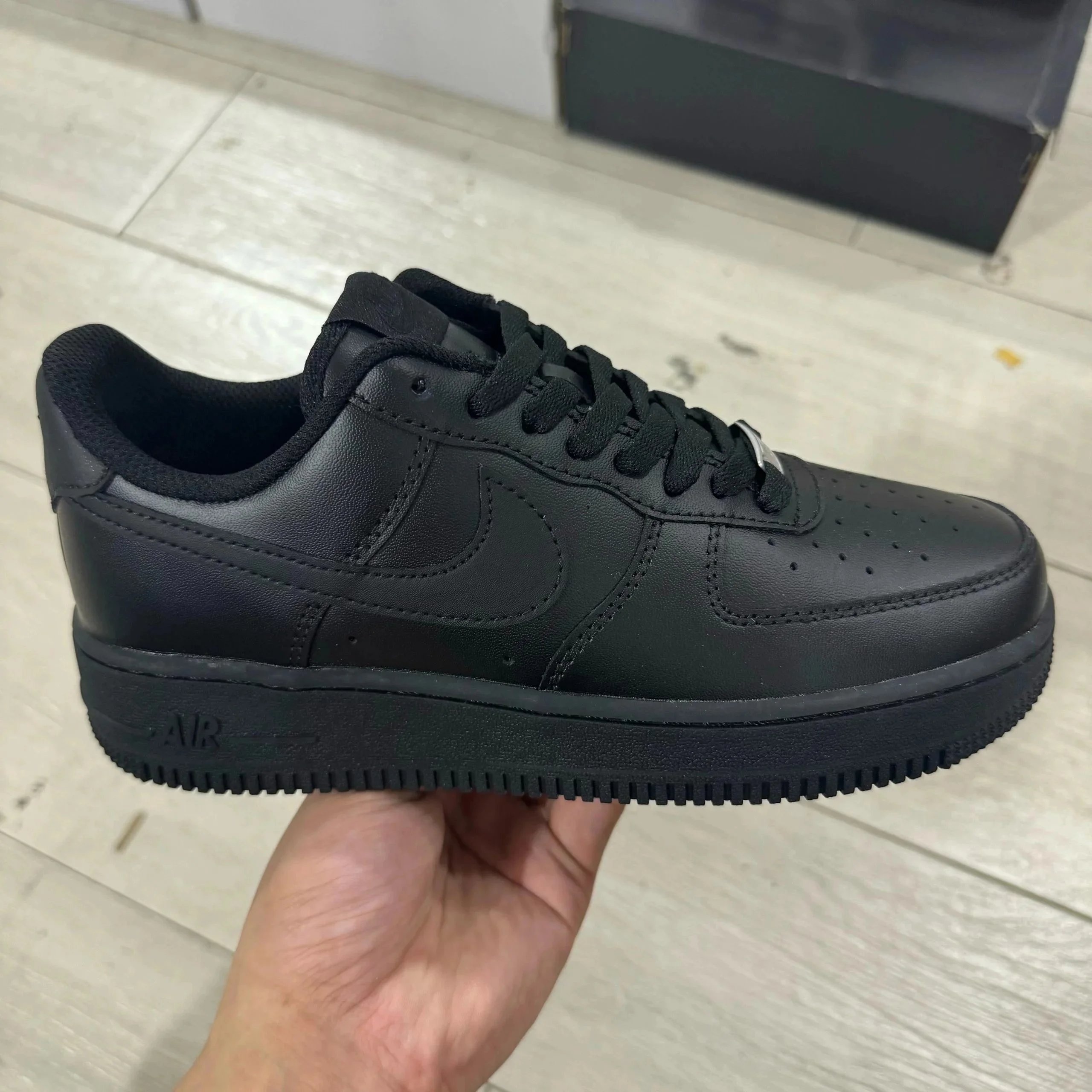 纯黑亮面 纯黑亮面