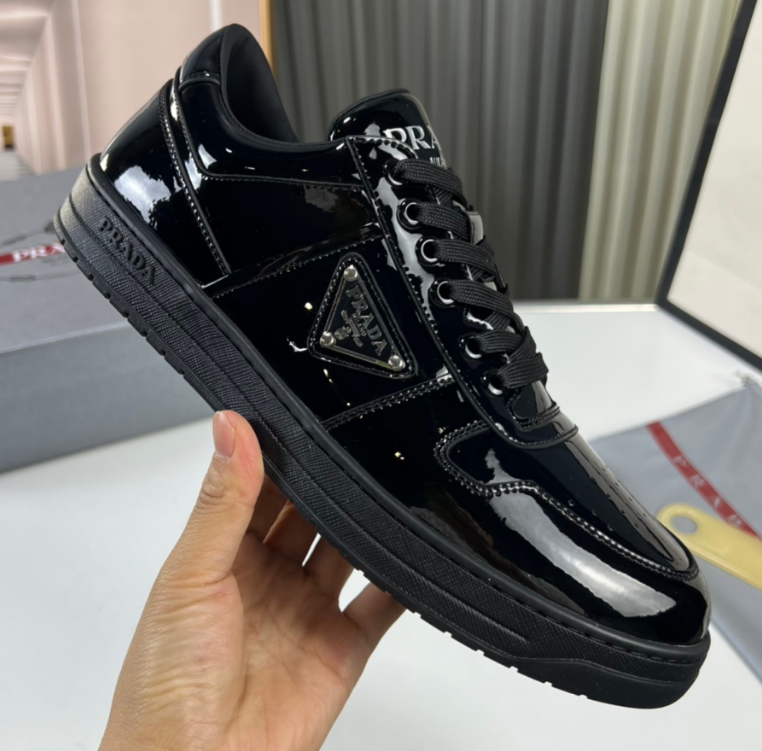 9 9