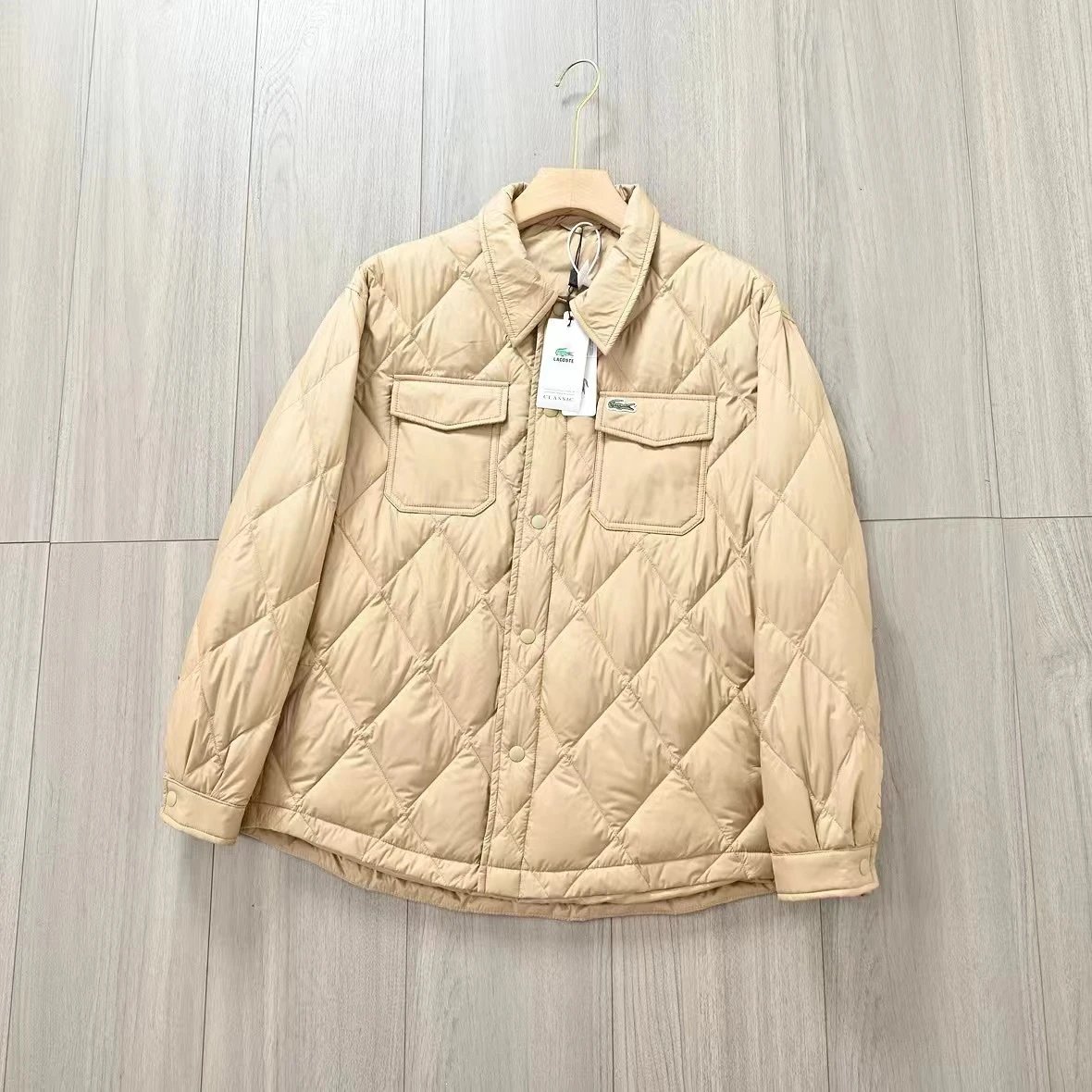 L鳄鱼羽绒服方格米白 L鳄鱼羽绒服方格米白