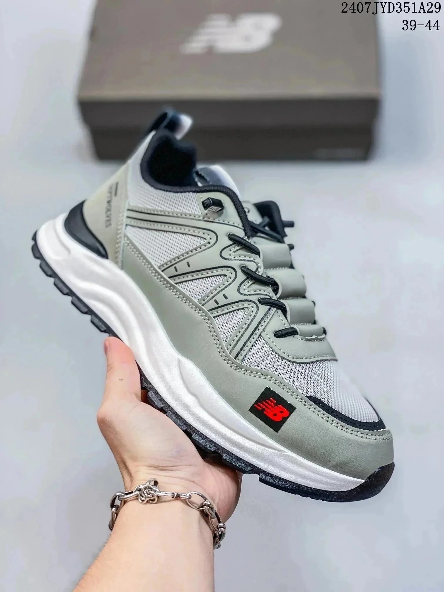 13绿色 13绿色