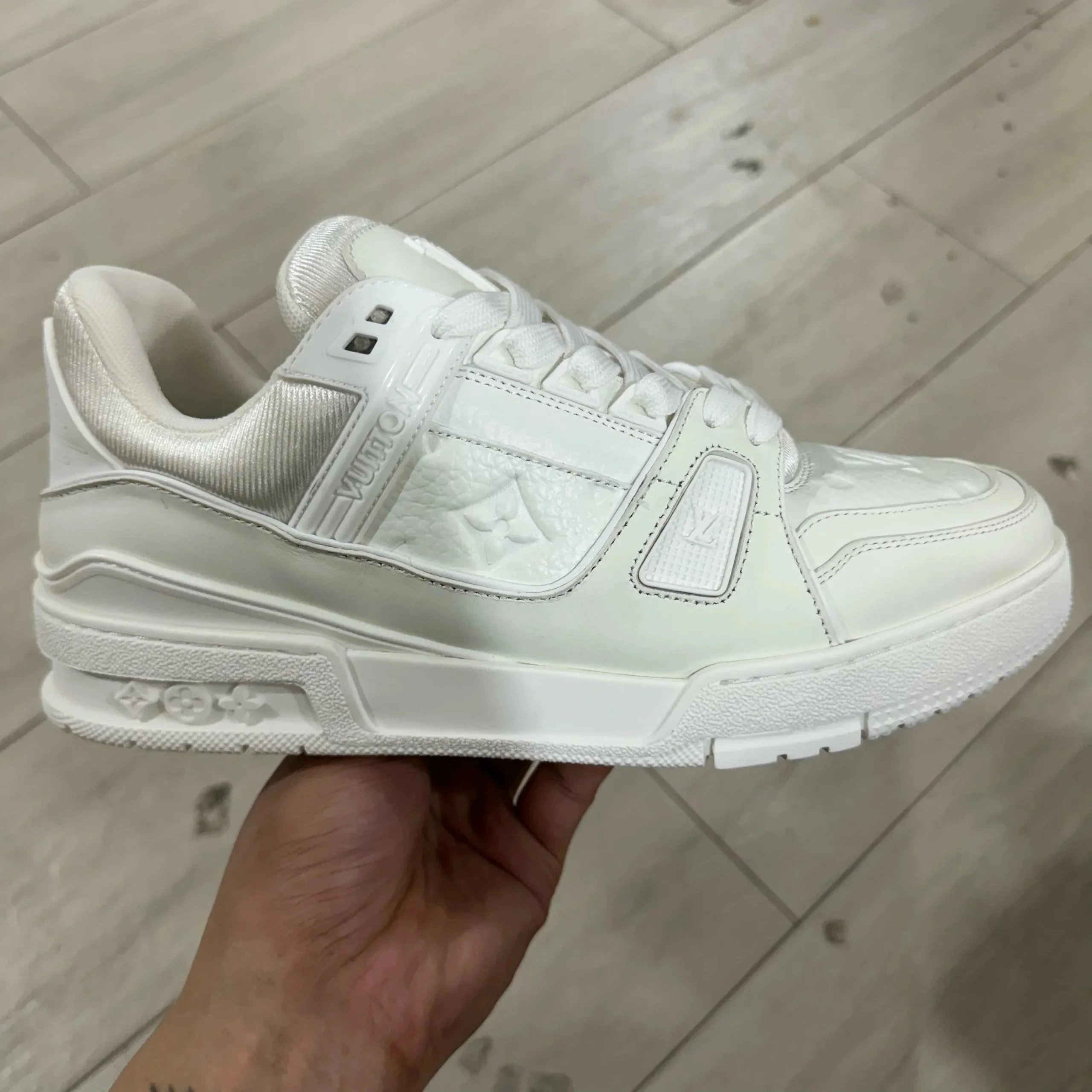 白色 白色