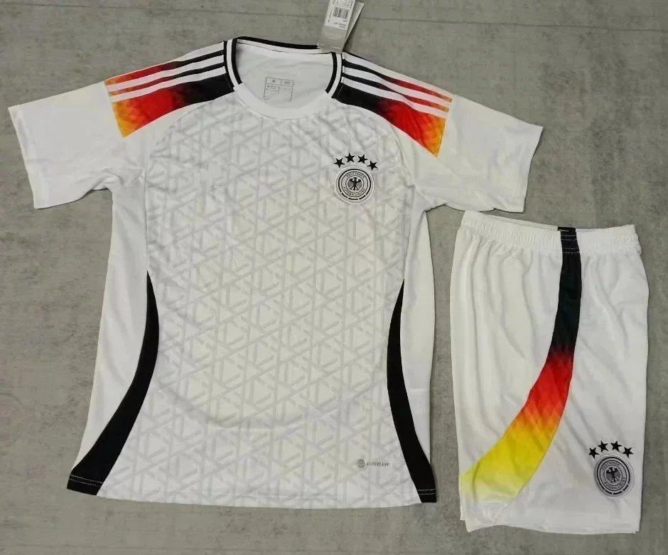 24–25 Germany home 24–25 Germany home