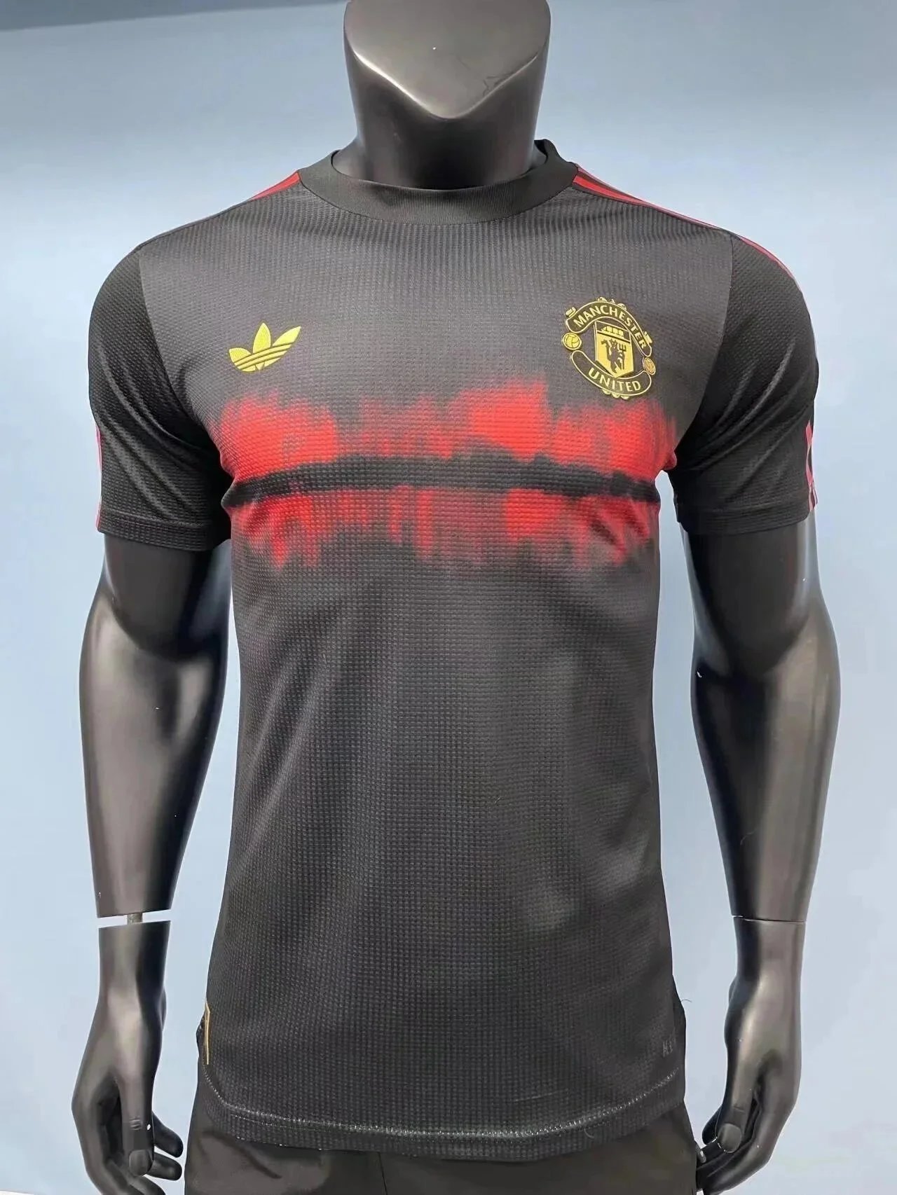 32 32